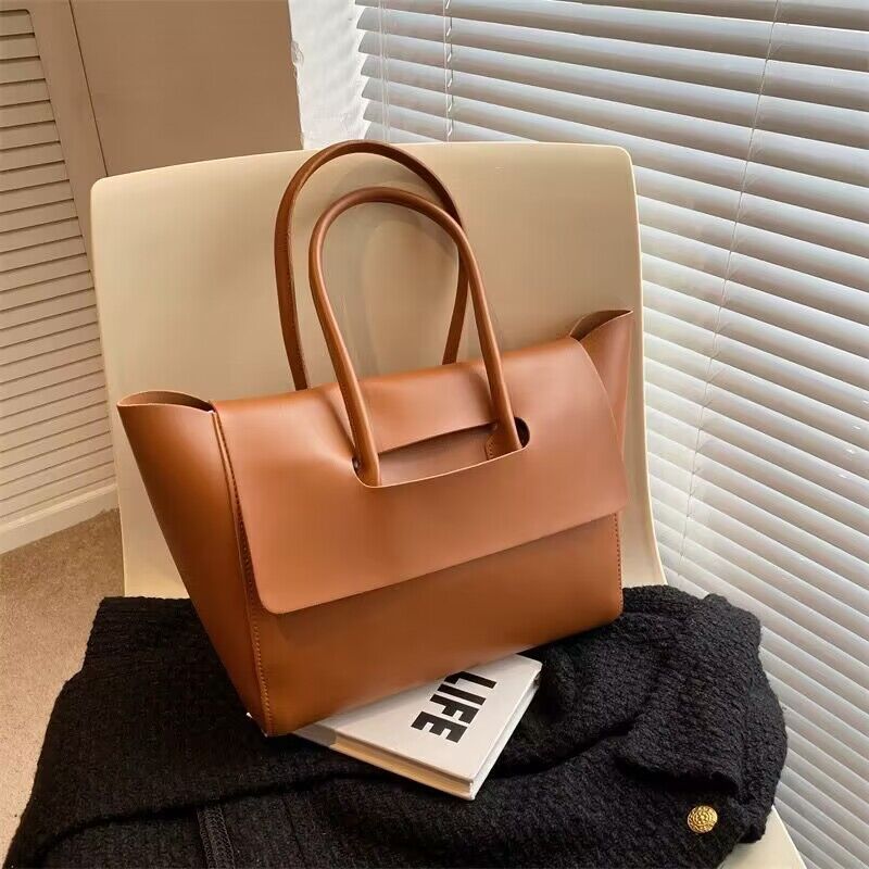 Fashionable Women's Tote Shoulder Bags