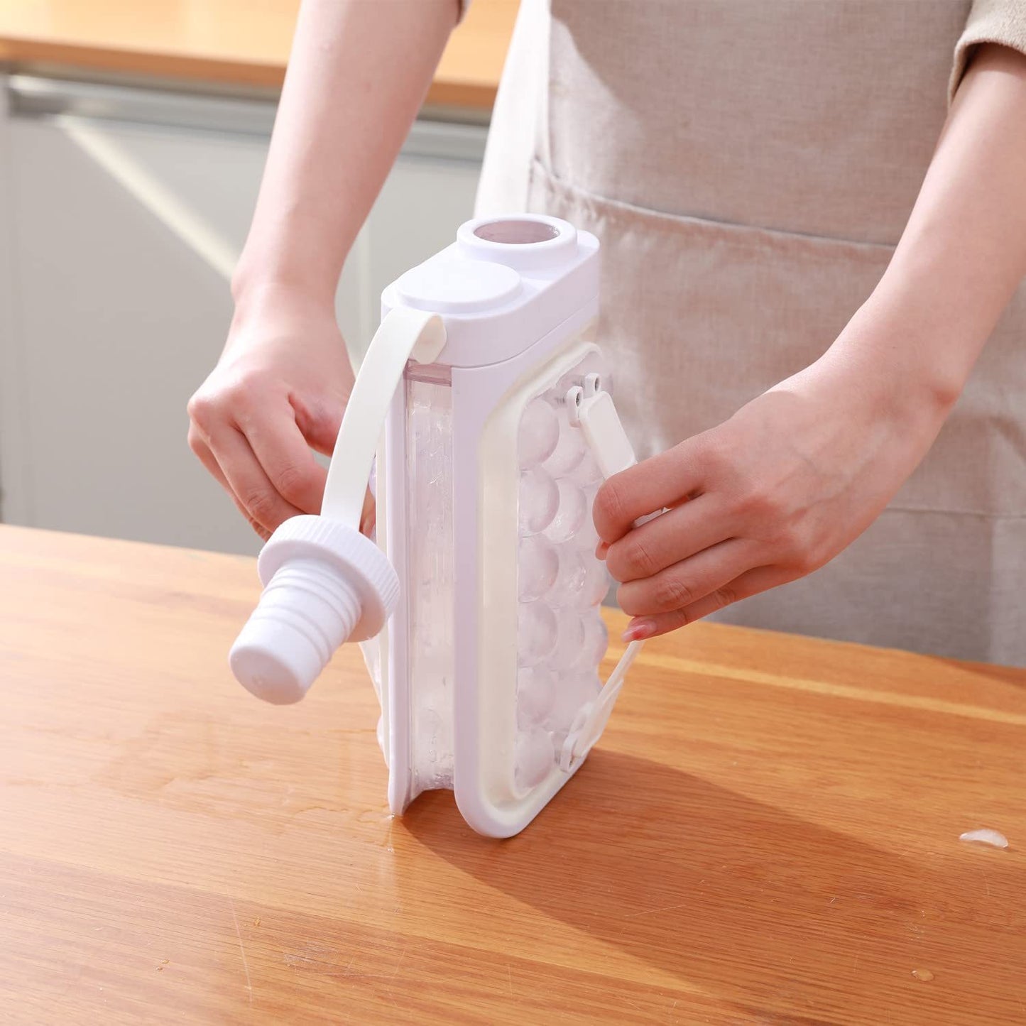 2-in-1 Ice Cube Tray Kettle – 17-Ball Quick-Freezing Mold & Water Bottle with Easy-Release Design | Infinity Bazaar