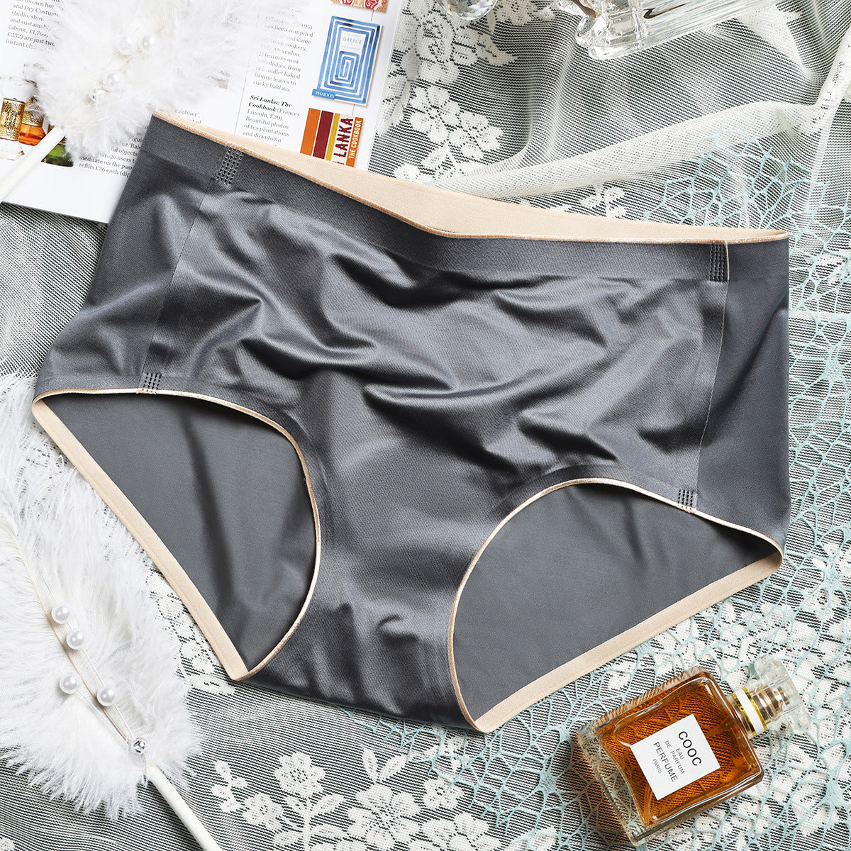Antibacterial Modal Crotch Seamless Hip Lifting Breathable Briefs