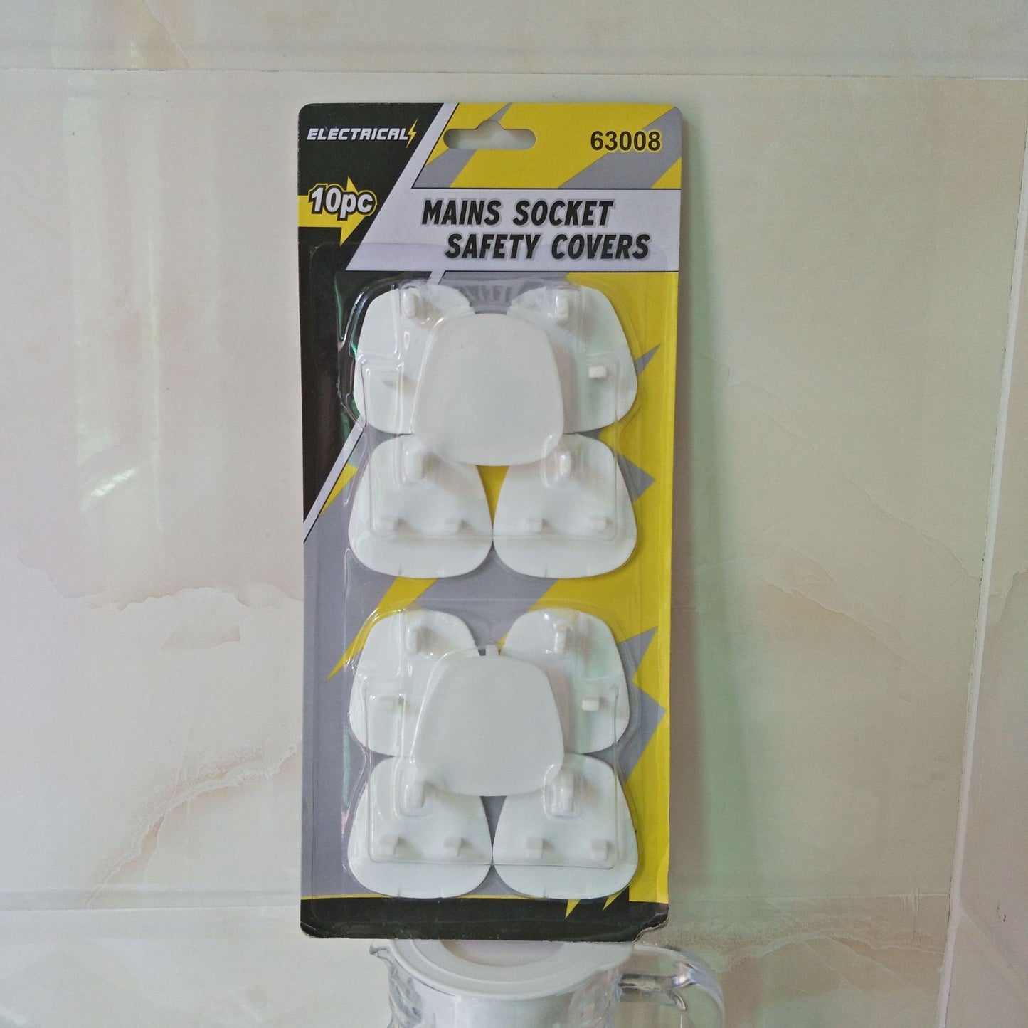 Protective Electric Socket with Hole Plug &amp; Plug – Safety and Security for Your Home