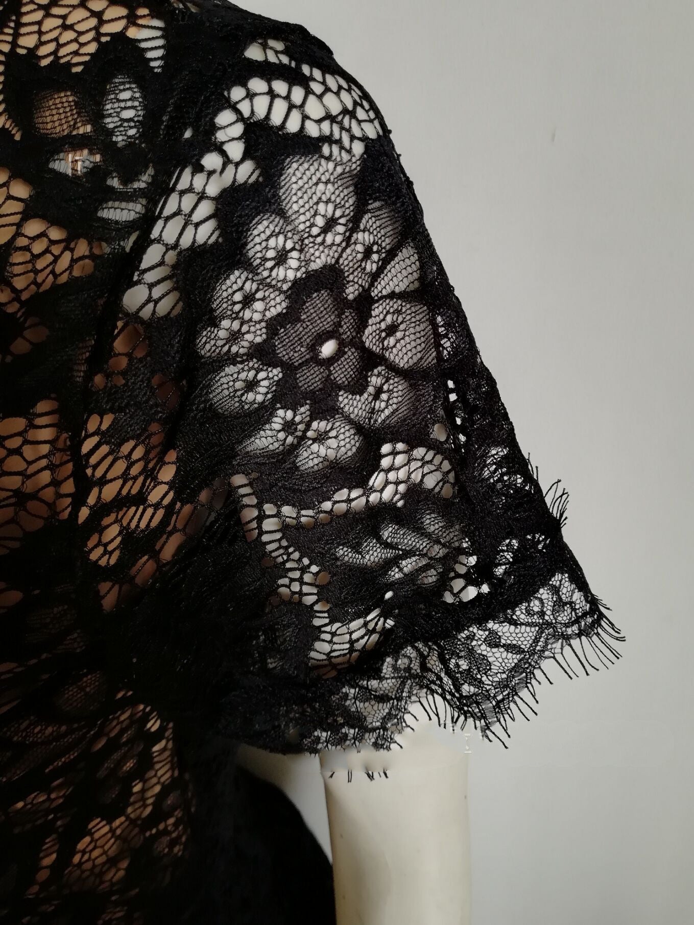 Slim-fit lace jumpsuit