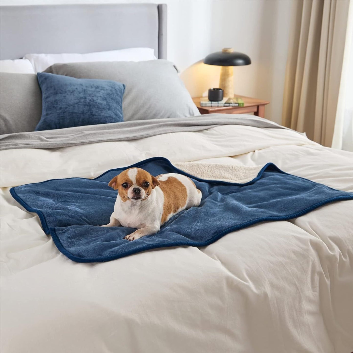 Pet Waterproof Flannel Sherpa Thickened Dog Blanket Cat Mat
