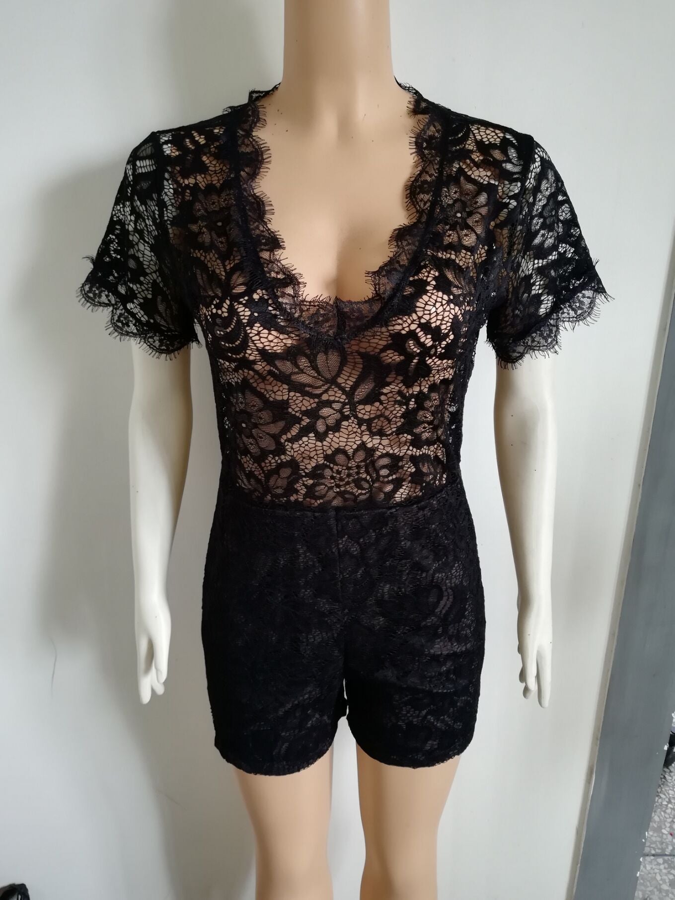 Slim-fit lace jumpsuit