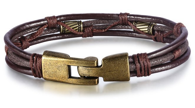 Embrace timeless craftsmanship and rugged style with this must-have accessory from Infinity Bazaar